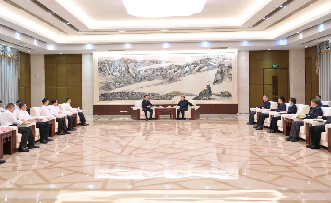 國家電網(wǎng)公司董事長、黨組書辛保安與四川省委書記王曉暉會談