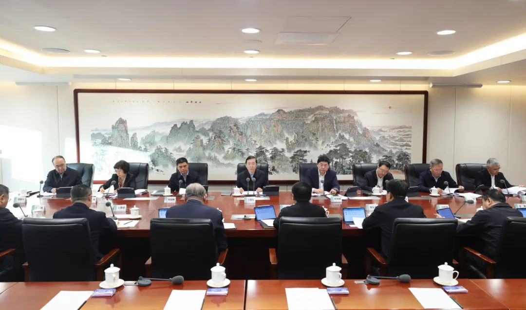 國家電網(wǎng)公司領(lǐng)導(dǎo)班子和專職助理、總師、副總師2024年調(diào)研座談會召開