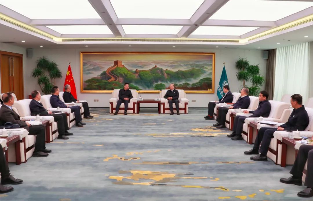 劉明勝、栗寶卿與國(guó)家電網(wǎng)董事長(zhǎng)辛保安、總經(jīng)理張智剛會(huì)談