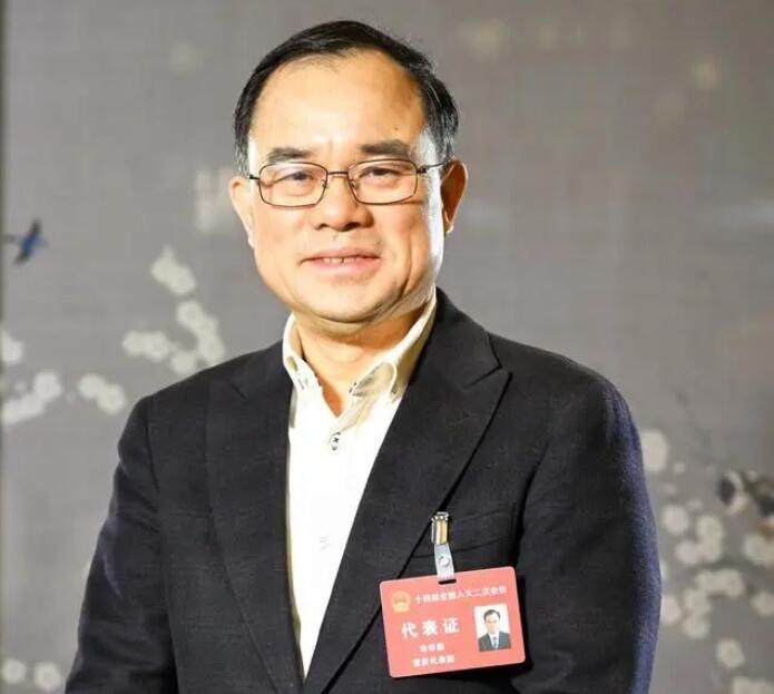 【兩會(huì)好聲音】全國人大代表、長安汽車董事長朱華榮：強(qiáng)化市場調(diào)節(jié)手段，進(jìn)一步改善汽車消費(fèi)環(huán)境