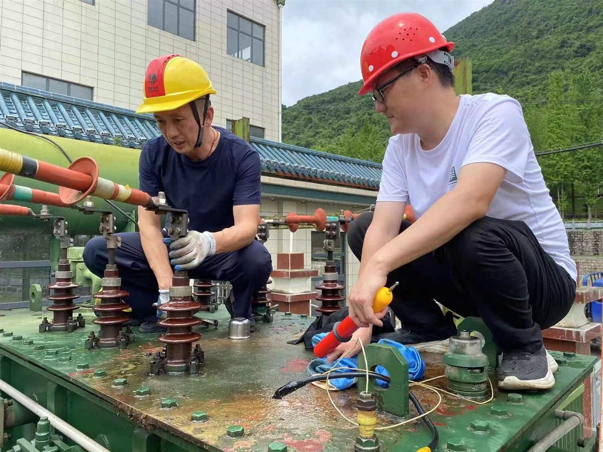 黃石市王英電廠發(fā)電泄洪調(diào)峰，騰出庫容1200萬立方米